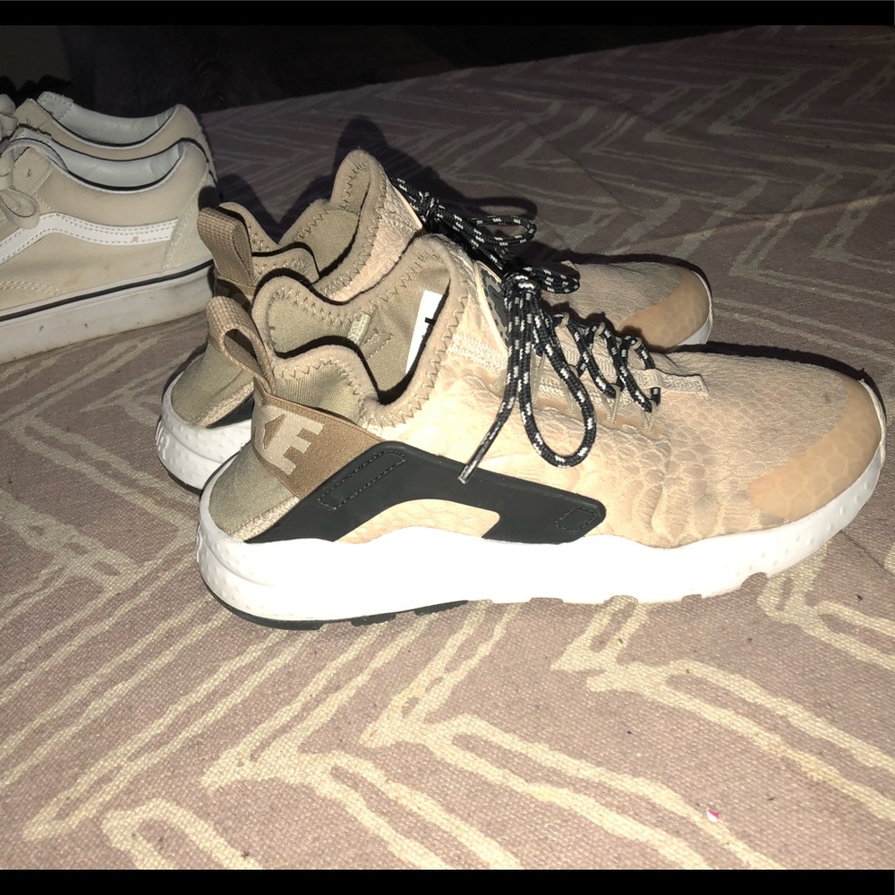 women’s nike hauraches